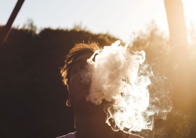 ¿Cómo vapear el pulmón? Modos, dosis de nicotina y cigarrillos electrónicos.